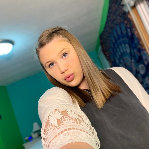 Meet your Posher, Cadcadense - Picture 1 of 1